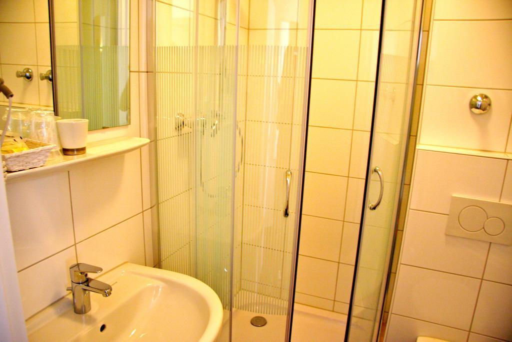 Hotel Gemini Düsseldorf Szoba fotó